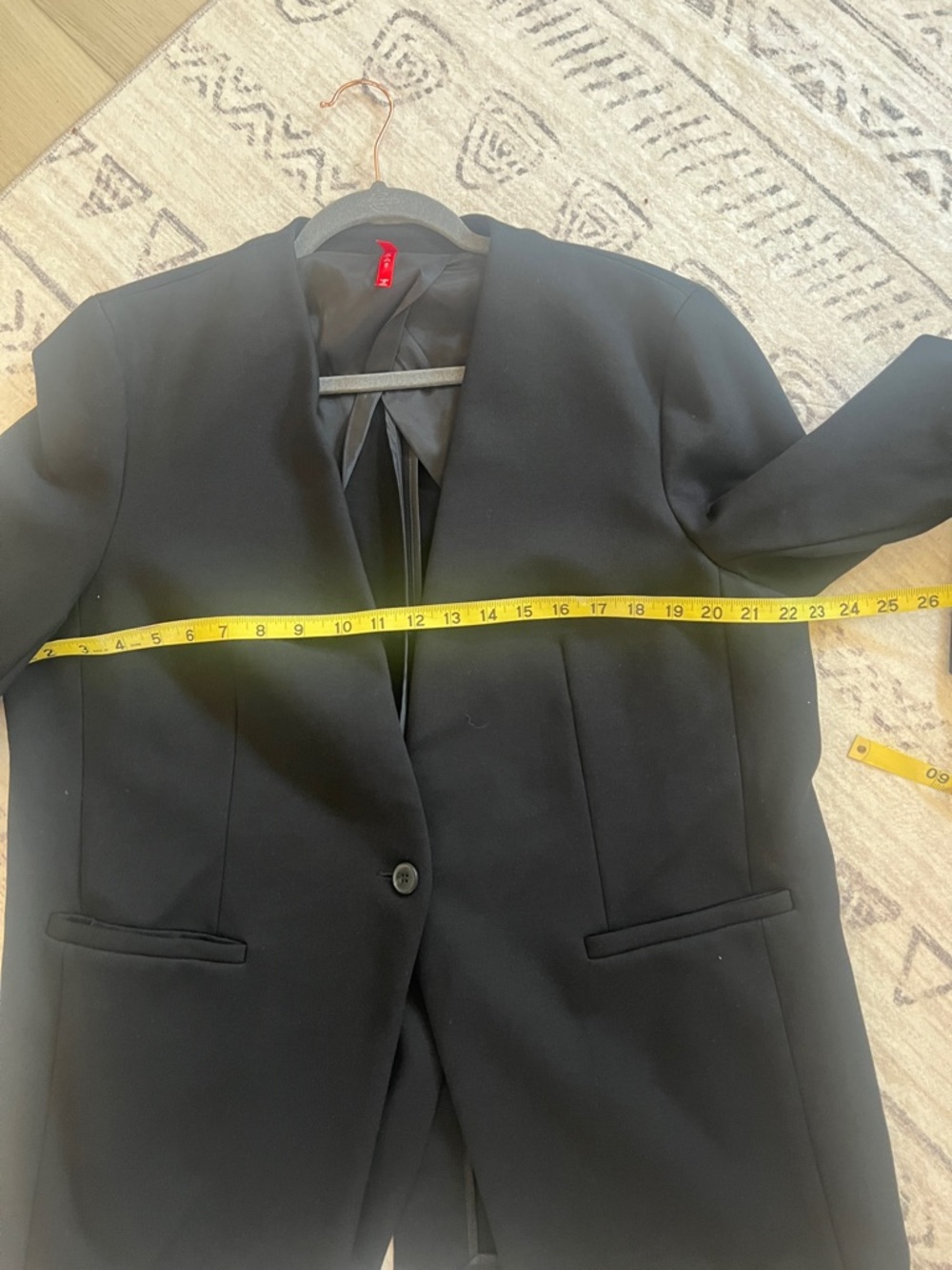 SPANX Black Open-Front Blazer. One button closure - Picture 4 of 8